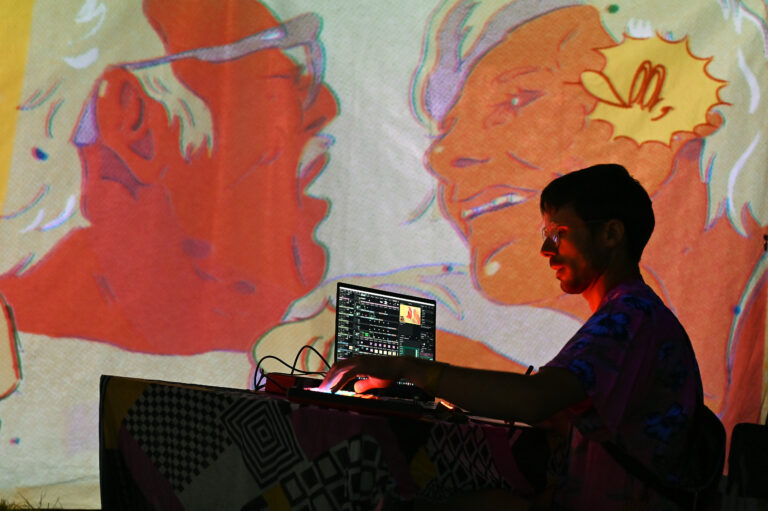 OYÉ - SOUTANE - Crédits Lucie Weeger-10 <span></span>